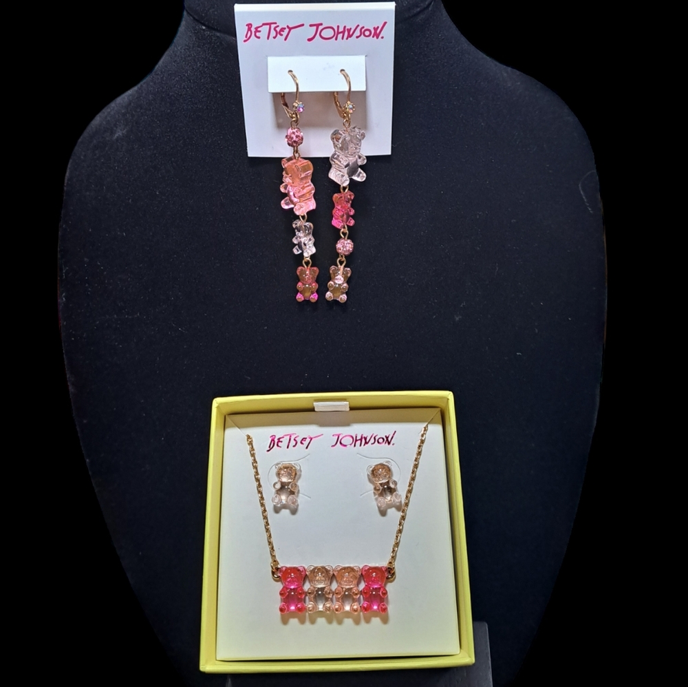 Pink Gummi Betsey Johnson set with dangles NWT